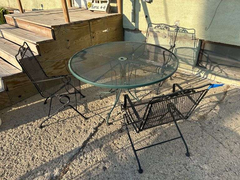 Round Metal Patio Table & 3 Chairs