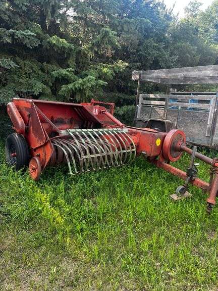 IH 46 Square Baler