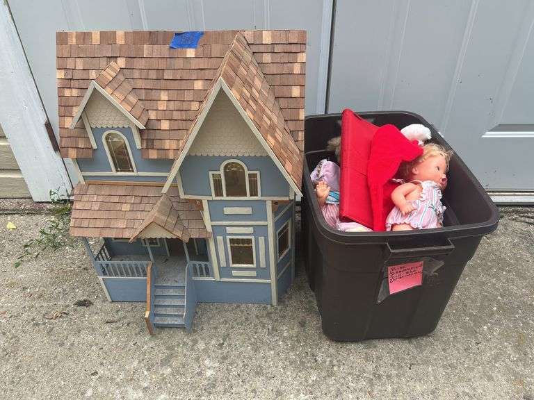 Dollhouse, Tote Of Dolls & Decor