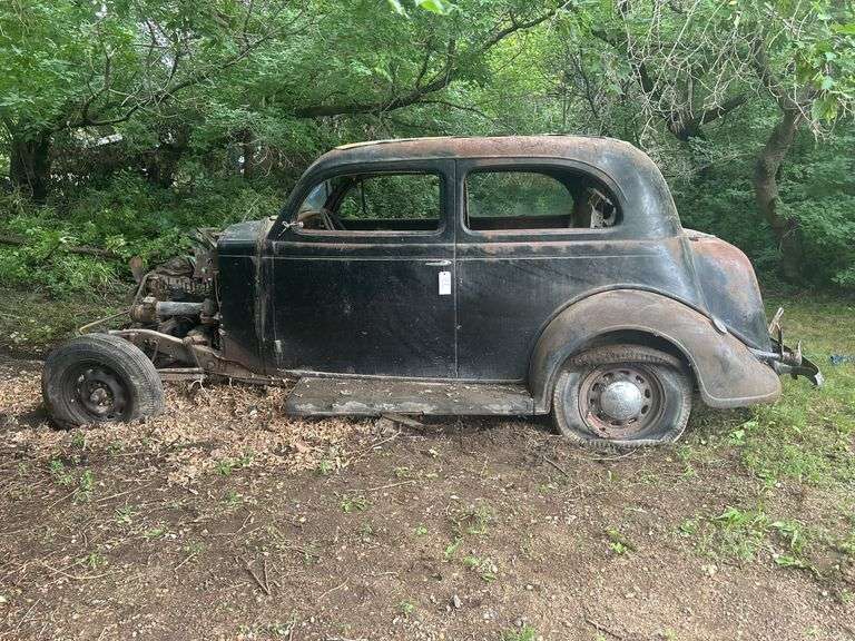 1936 Plymouth 2 Door Hardtop - Project Car with Parts