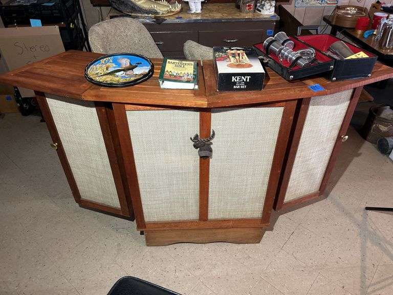 Fold Up Bar Unit With What's On Top