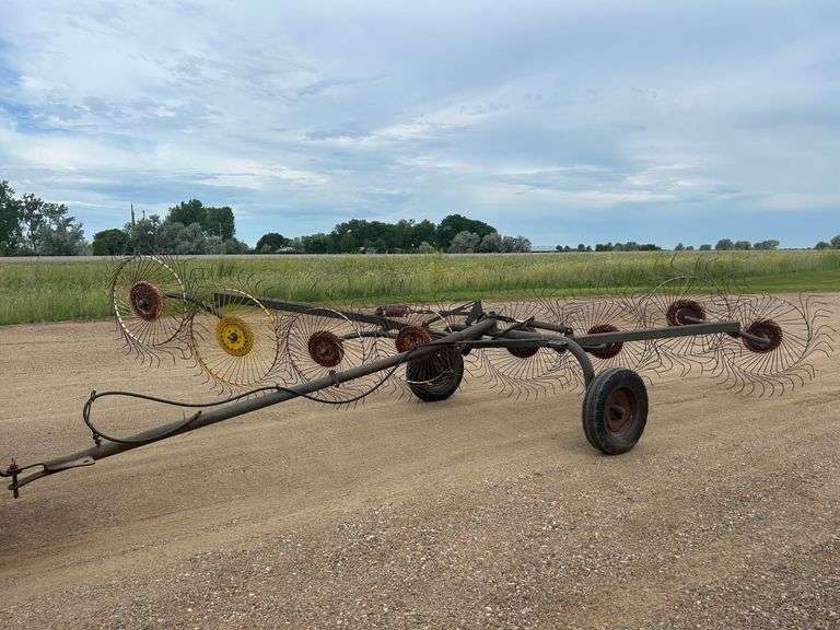 8 Wheel Rake