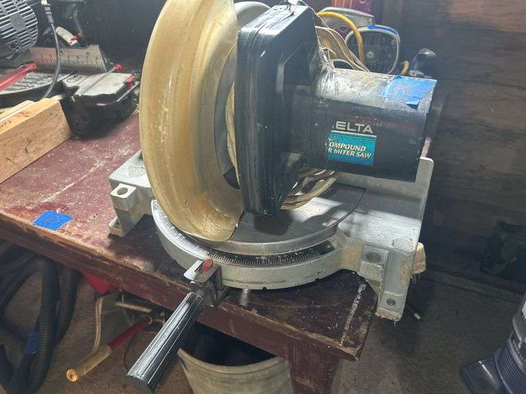 Delta Compound Miter Saw with a Sander & Belts