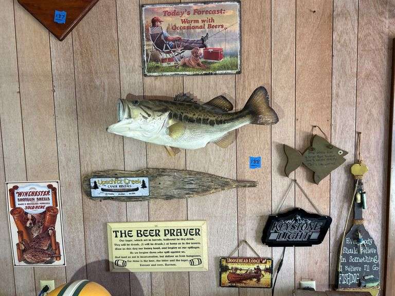 Mounted Fish, Metal & Wood Signs, Lighted Keystone Light Sign