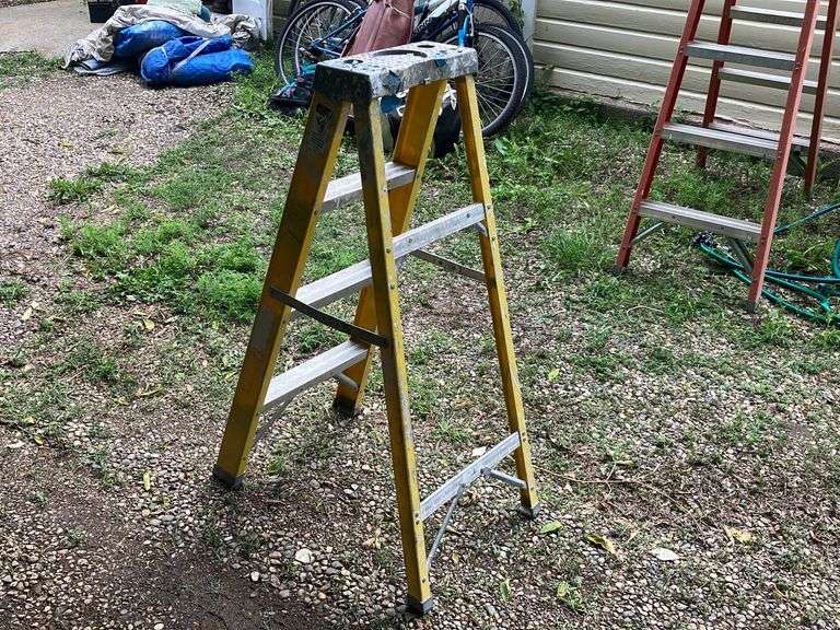 4-Ft Keller Step Ladder