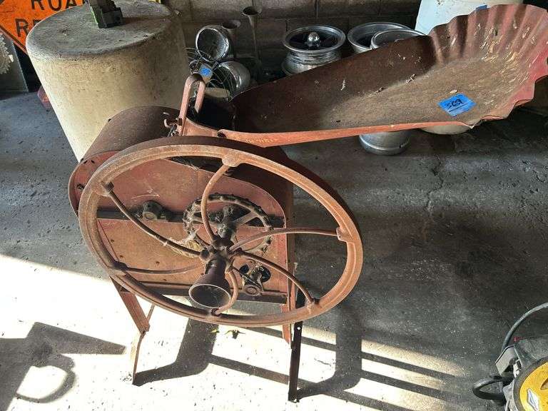 IHC Corn Sheller