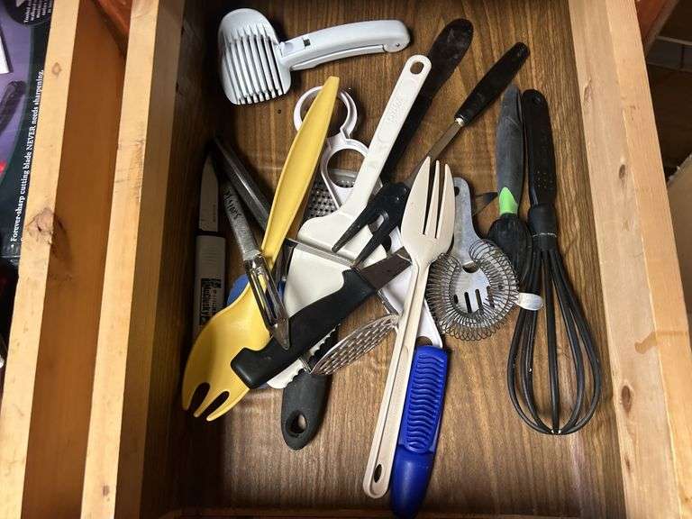 Kitchen Knives & Utensils