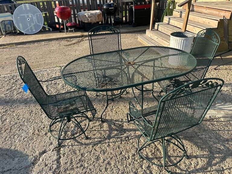 Oval Metal Patio Table & 4 Chairs