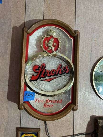 Stroh's Beer Light Up Sign