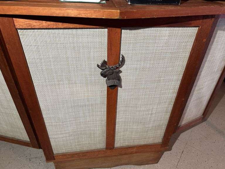 Fold Up Bar Unit With What's On Top