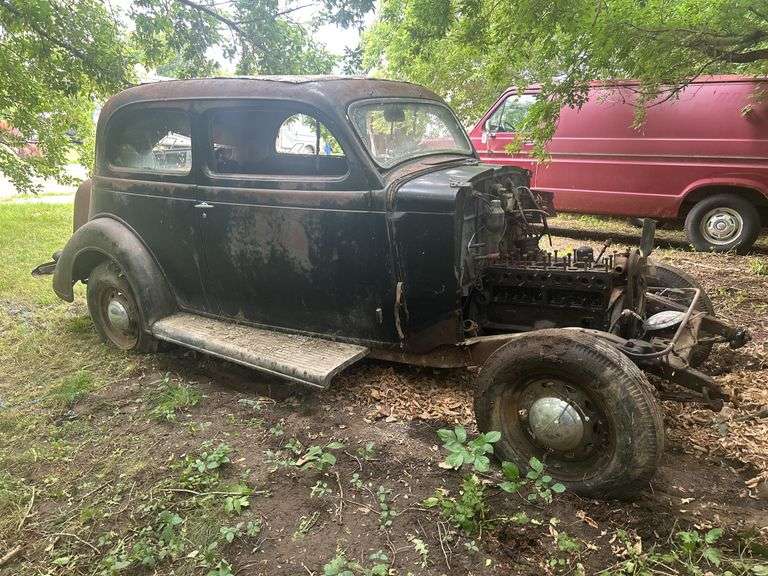 1936 Plymouth 2 Door Hardtop - Project Car with Parts