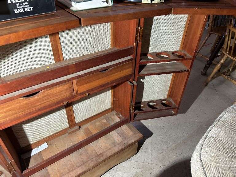 Fold Up Bar Unit With What's On Top
