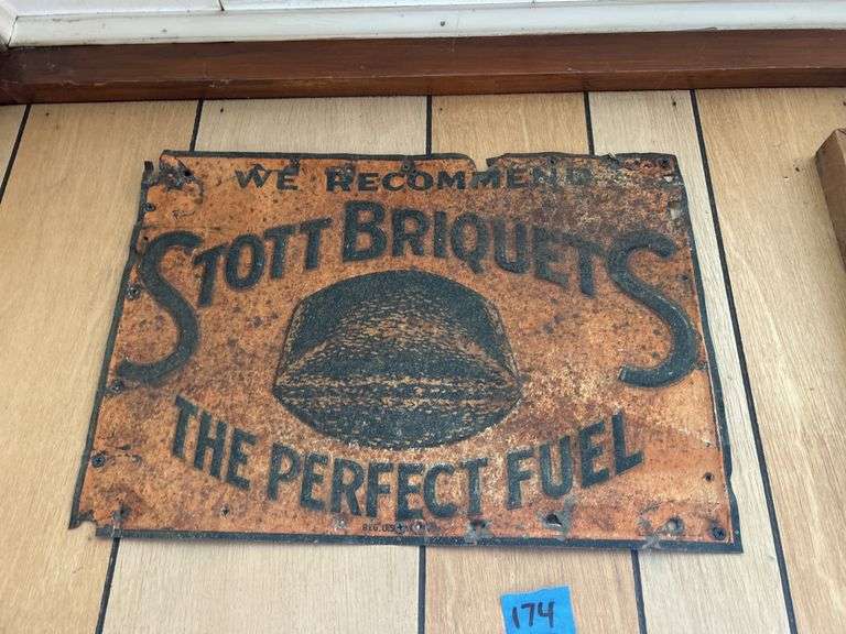 Stott Briquets Sign