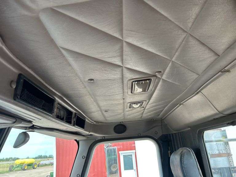 2001 IH 9100 Day Cab Semi Truck