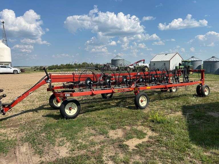 H&S 1660 HiCapacity Rake - 16 Wheel V-Rake