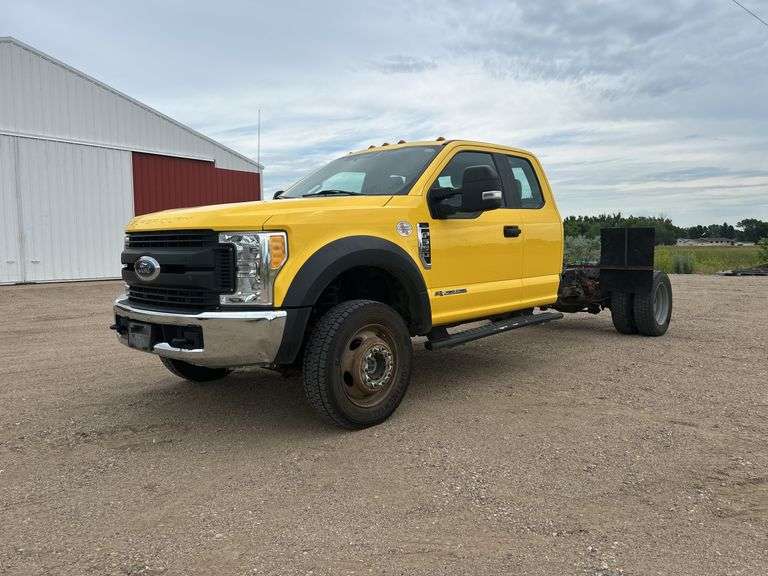 2017 Ford F550 XL Pickup Cab & Chassis