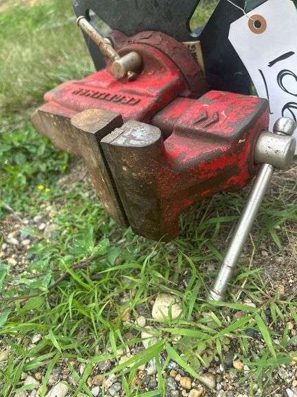 Vise Mounted on Receiver Hitch