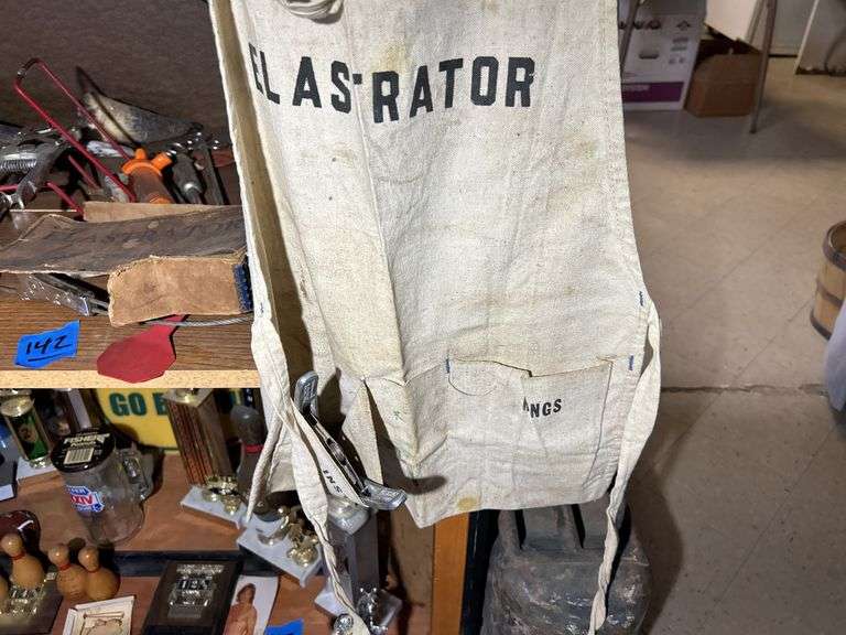 Livestock Tagging Items, Castrators, Pill Poppers, Horns, and More