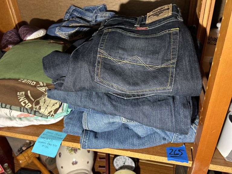 Men's Ariat, Wrangler, Carhartt Jeans Mostly Size 36X30 & Some Misc Women's Plus Size Clothing
