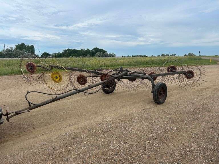8 Wheel Rake