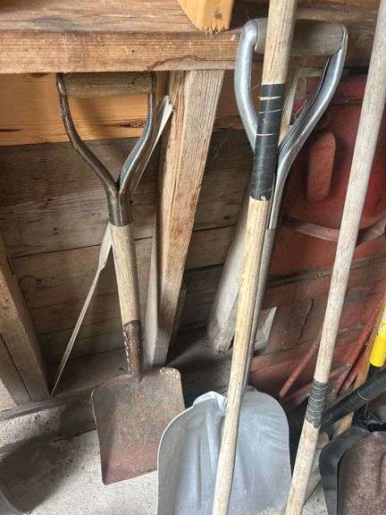 Garden Equipment, Hand Tools, & Truck Box Grain Door
