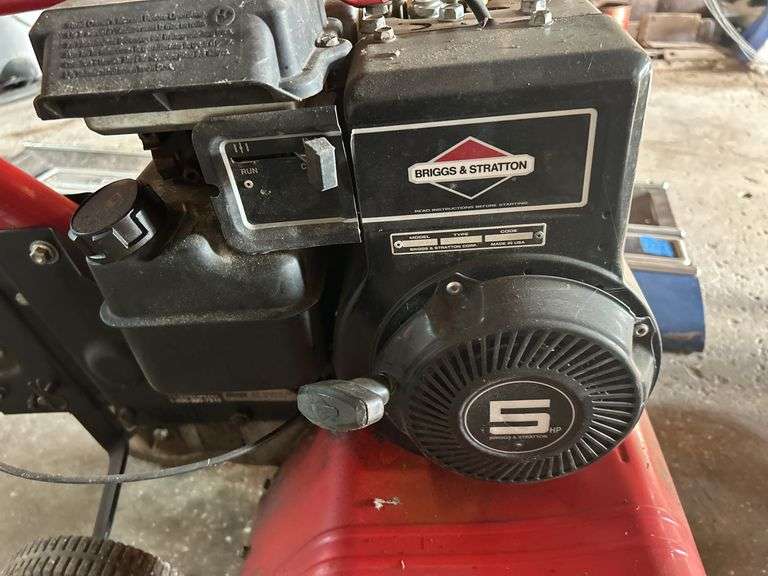 MTD Yard Machines Tiller W/ 5Hp B&S Engine
