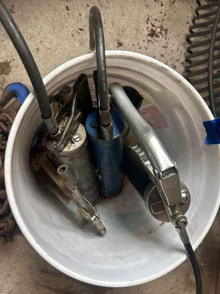 Bucket with Grease Guns & 20-Ft Chain with Hook Ends