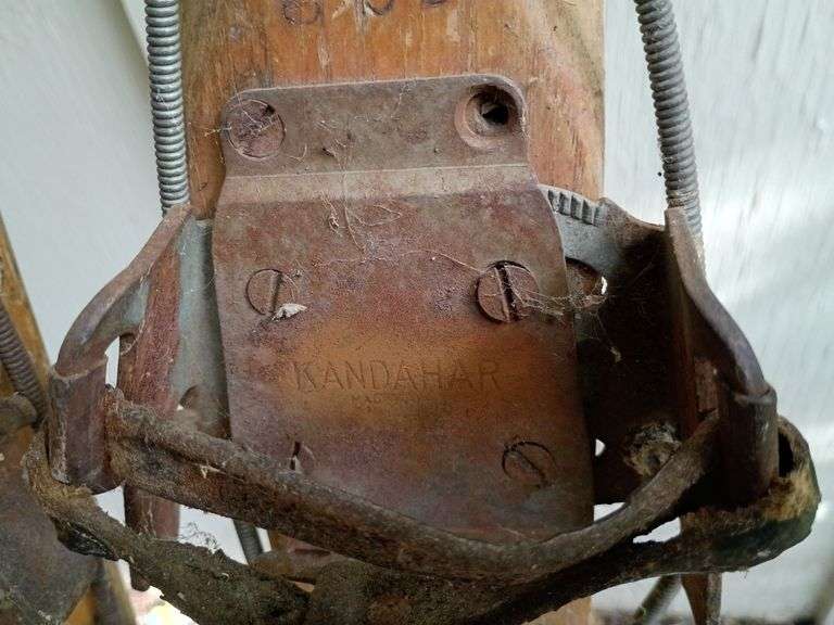 Old Snow Skis