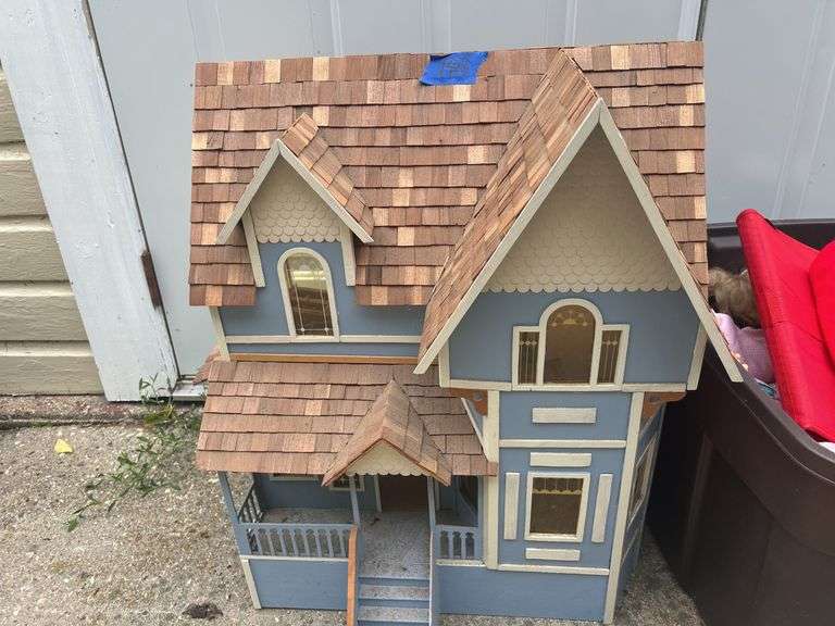Dollhouse, Tote Of Dolls & Decor