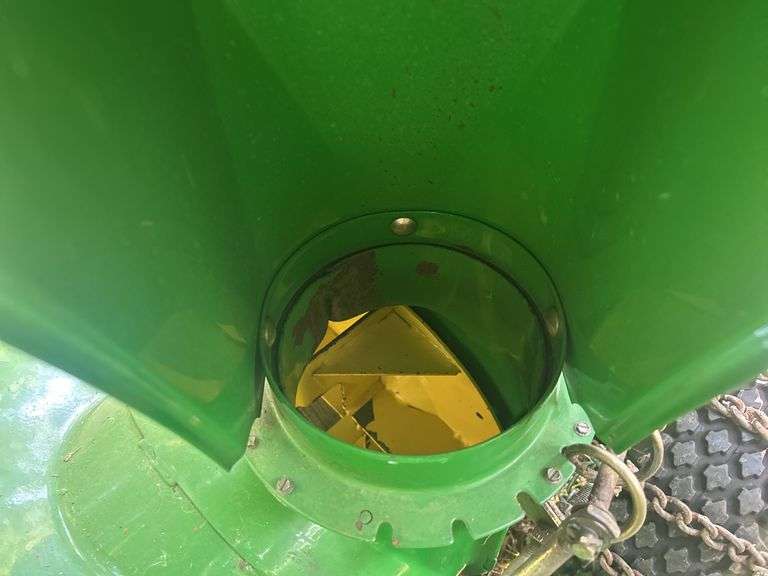 John Deere TRS-27 Snowblower
