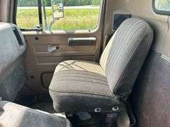 1985 IH S2200 Tandem Truck, 20ft Box - As Is