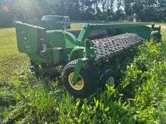 JD 914 Pickup Head with Trailer