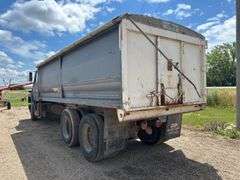 1985 IH S2200 Tandem Truck, 20ft Box - As Is