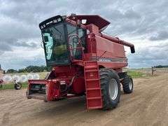 Case-IH 1688 Combine