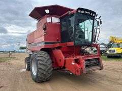 Case-IH 1688 Combine