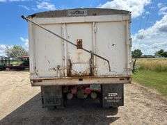 1985 IH S2200 Tandem Truck, 20ft Box - As Is