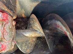 Buhler FarmKing 1370 Auger