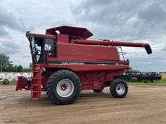 Case-IH 1688 Combine