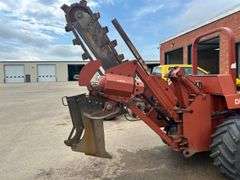 Ditch Witch 7610 4x4 Trencher W/Backhoe, Cable plow & Backfill Blade