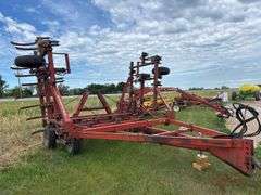 28ft IH 55 Chisel Plow