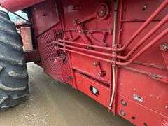 Case-IH 1688 Combine