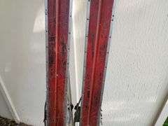 Old Snow Skis