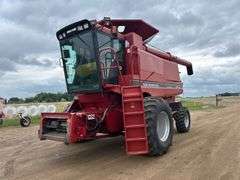 Case-IH 1688 Combine