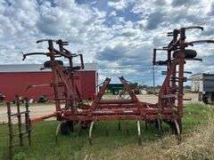 28ft IH 55 Chisel Plow
