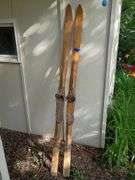 Old Snow Skis