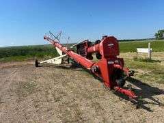 Buhler FarmKing 1370 Auger