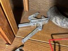 Livestock Tagging Items, Castrators, Pill Poppers, Horns, and More