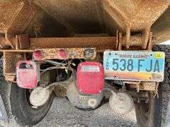 1985 IH S2200 Tandem Truck, 20ft Box - As Is