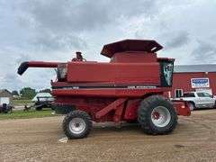 Case-IH 1688 Combine