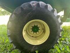 2013 Brent 1082 Grain Cart
